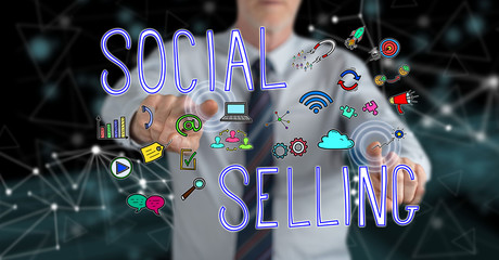 Obraz premium Man touching a social selling concept