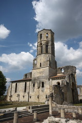 Fototapeta na wymiar abbaye de la sauve-majeure