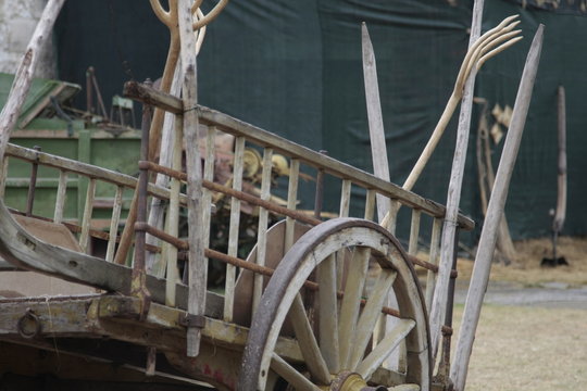 Carro de madera antiguo