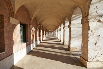 Fototapeta na wymiar Palace and gardens of Aranjuez, Madrid
