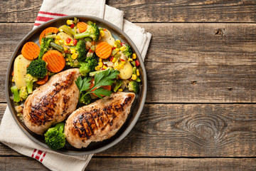 Grilled chicken breasts with vegetable - 291695127
