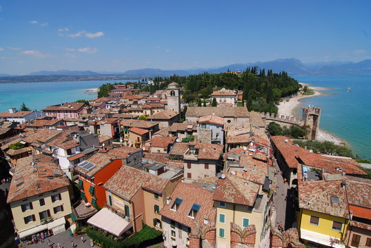 Sirmione &ndash; Altstadt und Touristenort am s&uuml;dlichen Gardasee
