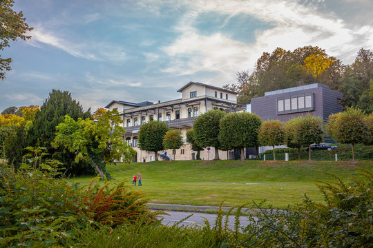 Empfangsgeb&auml;ude Bahnhof Rolandseck in der Stadt Remagen Stadtteil Rolandseck  Kulturdenkmal am Rhein