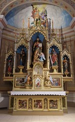 Fototapeta na wymiar Main altar in the church of Saint Matthew in Stitar, Croatia
