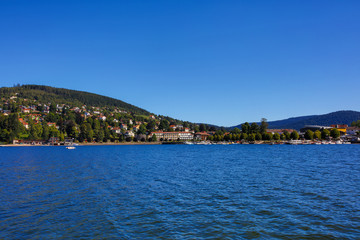 Fototapeta na wymiar the Gerardmer lake in France