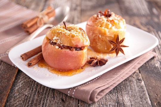 baked apples with dried fruits and spices