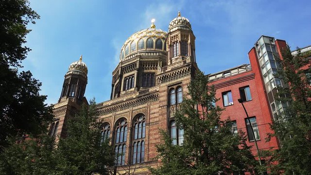 Jewish synagogue in the center of Berlin. Germany. 4K.