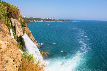 Fototapeta na wymiar Düden waterfalls Antalya