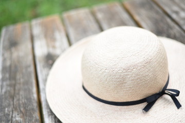 自然に溶け込む帽子４