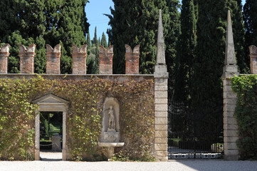 Fototapeta premium Giusti Garden Verona Italy Great gate