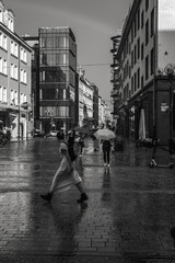 Wrocław deszczowa pogoda, spacer bez parasola w trakcie deszczu