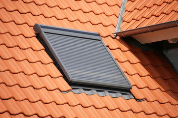 Dachfenster mit Rollladen