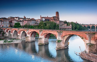 Obraz premium Cityscape of Albi at night in France