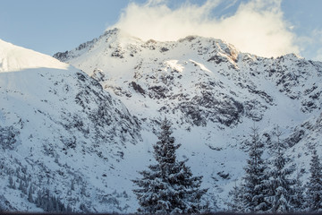 Obraz premium White ridge in the clouds