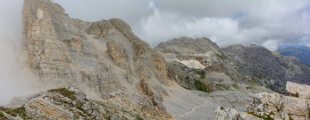 Il gruppo montuoso del Latemar visto dal rifugio Torre di Pisa