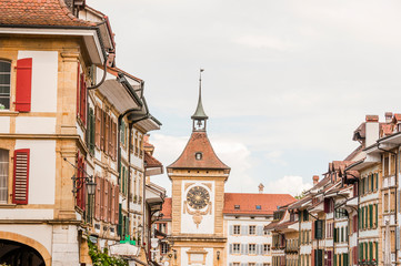 Murten, Berntor, Altstadt, Altstadthäuser, Hauptgasse, Stadtmauer, Murtensee, Frühling, Sommer, Schweiz