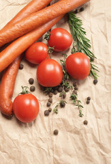 Tomatoes and smoked sausages