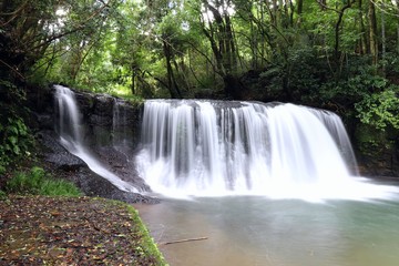 竹田市　狸穴の滝 