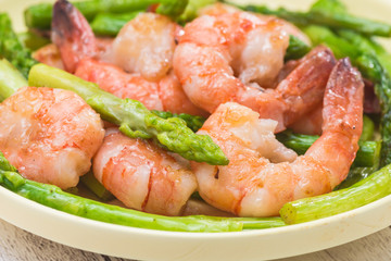 海老とアスパラガスの炒め物