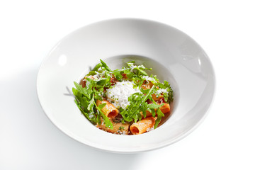 Rigatoni in tomato sauce and stracciatella cheese