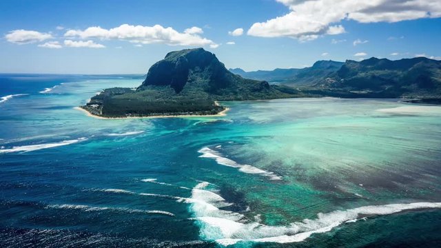 Hyperlapse Mauritius Underwater Waterfall 