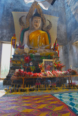 Obraz premium statue of buddha in temple