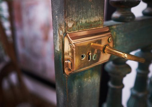 Features beautiful textured pure copper door locks in Sri Lankan architecture