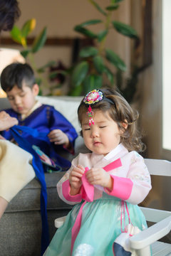 Kids in hanbok