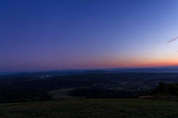 Panorama z Bezmiechowej nocą