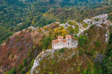 Fototapeta na wymiar Aerial view of Asenova fortress in the mountains near Asenovgrad during the autumn