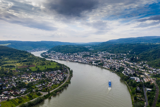 View from the Gedeonseck down to the Rhine at Boppard, Middle Rhine valley, Rhineland-Palatinate, Germany