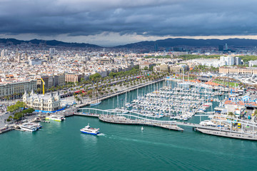 Obraz na płótnie Canvas View of port of Barcelona