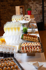 vin d'honneur table des aliments