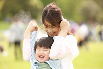 Fototapeta premium 笑顔の親子