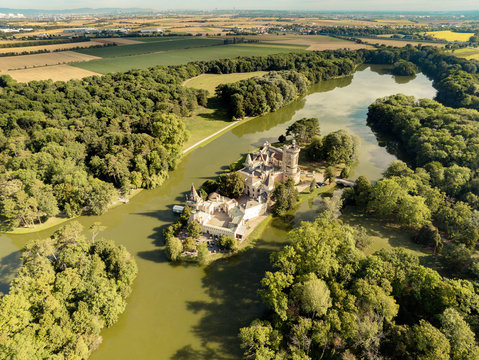 Die Franzensburg im Laxenburg von oben