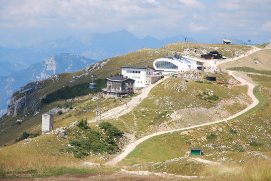 Funivia Malcesine-Monte Baldo  - Seilbahnstation am Berg Monte Baldo in Malcesine