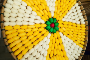 The cocoon that has been chested out can be used to produce many kinds of products.