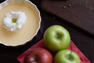 Rosh HaShana, apples with honey