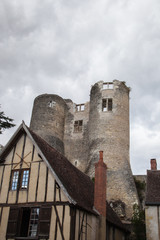 Maison à colombages et vieux château du village de Montrésor