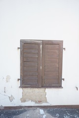 Windows photographed from the outside have always served people useful to bring light and fresh air inside the building