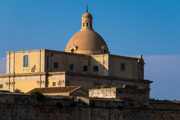 Fototapeta na wymiar Duomo antico in Milazzo, Sizilien, 2018