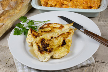 escalope de poulet grillée