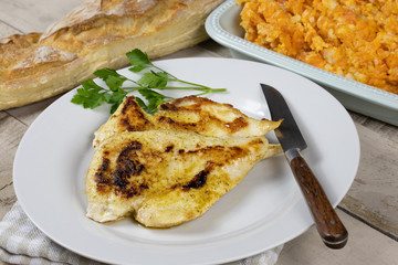escalope de poulet grillée