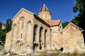 Ishan monastery is located in the Ishan village  of Yusufeli district. According to a Manuscript dated 951 the church was built  by the priest Seba who is the nephew and student of priest Khandza.