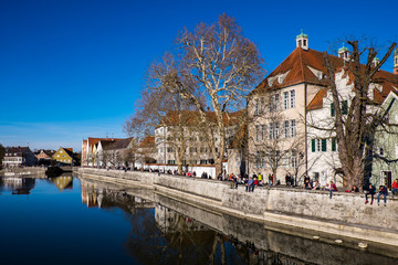 Menschen am Flußufer, Landsberg, 2019