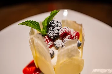 Keuken spatwand met foto Close up shot of delicious Japanese style dessert © Kit Leong