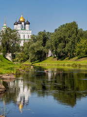 Fototapeta na wymiar Holy Trinity Cathedral, a landmark of the city, one of the oldest temples in Russia.
