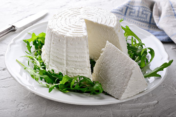 Ricotta cheese and arugula