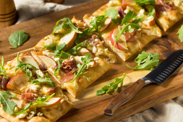 Apple Prosciutto Flatbread Pizza Appetizer