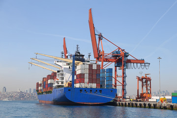 Fototapeta premium Container Ship in port